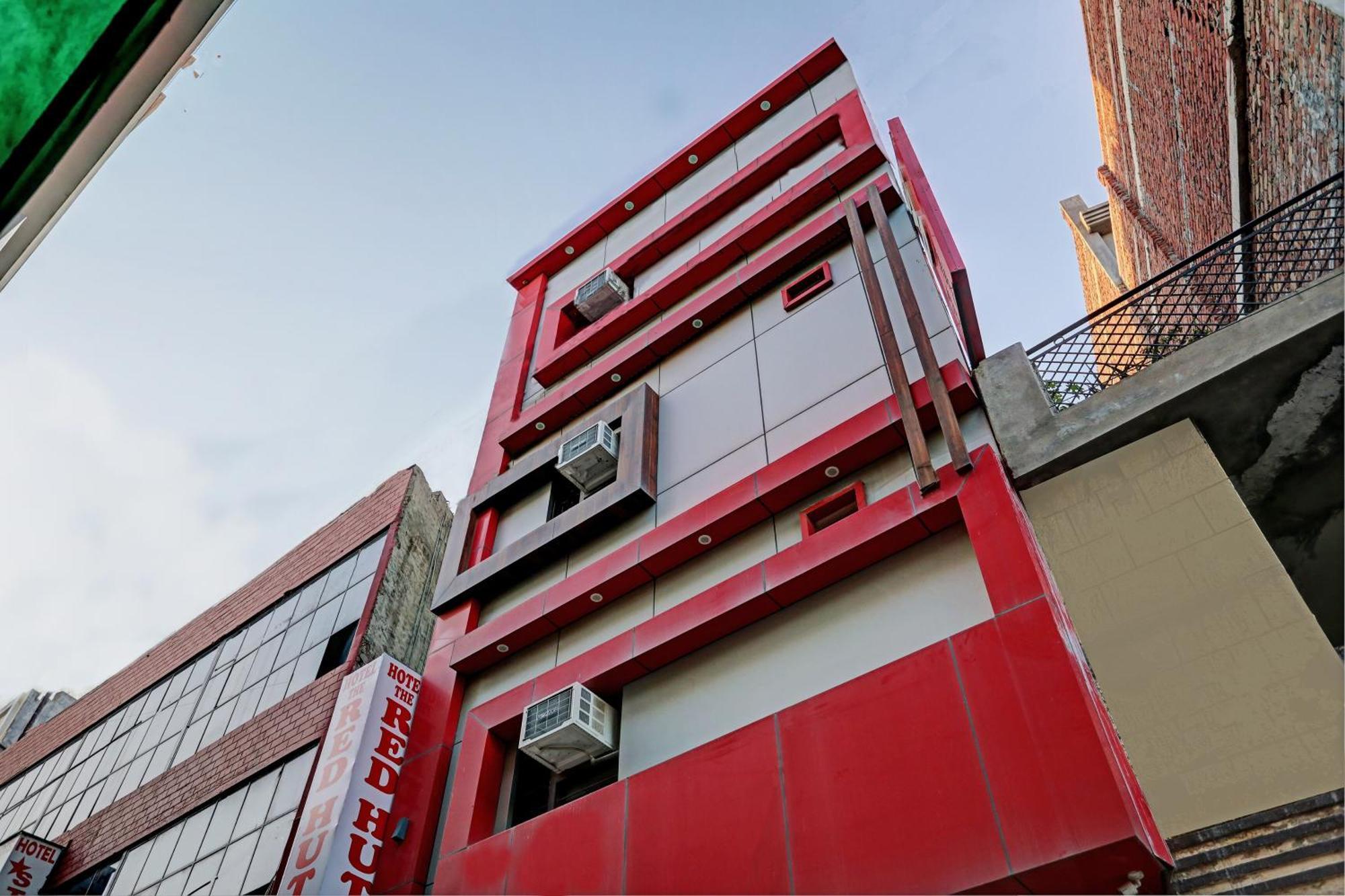 Oyo Hotel The Red Hut Chandigarh Exterior photo